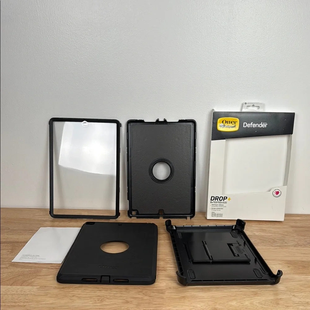 NEW OtterBox Black defender series Tablet Case with Adjustable Stand